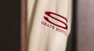 Гостиница Гранд Отель Сохо Азов Улучшенный двухместный номер с 1 кроватью-4